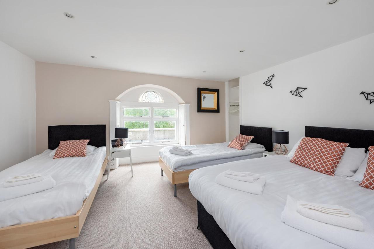 Cotswold Manor House - Country House Retreat With Hot Tub, Ideal For Large Groups Petty France Exteriör bild