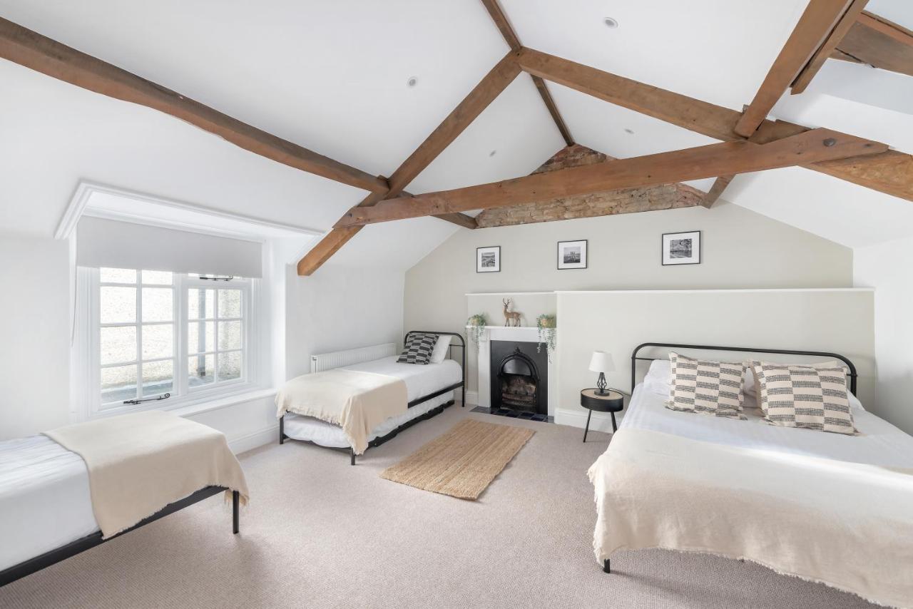 Cotswold Manor House - Country House Retreat With Hot Tub, Ideal For Large Groups Petty France Exteriör bild